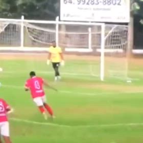 ブラジルのプロでプレーするノブの画像