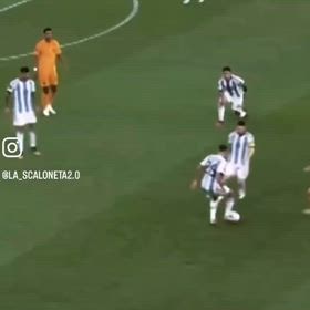 メッシも利き足中心だから、「利き足」が正解ではないの画像