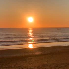 12月25日千葉北、東浪見の朝の波の画像