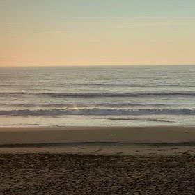 8月7日千葉北、東浪見の朝の波の画像