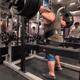 ハードなスクワットの画像