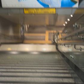 爆速オネーサンvs小走りオジサンの画像