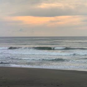6月7日千葉北、東浪見の朝の波の画像