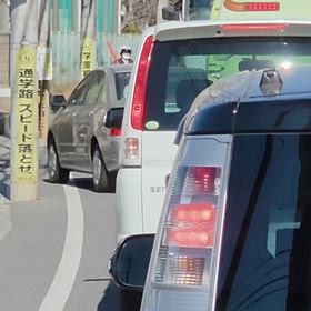 逆走大型車が交差点付近に停車の画像