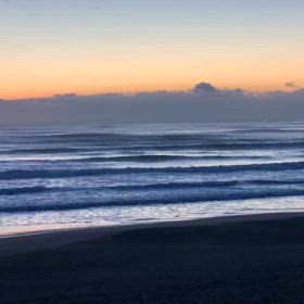 1月7日千葉北、東浪見の朝の波の画像