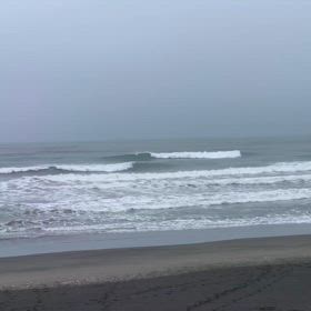 4月24日千葉北、東浪見の朝の波の画像