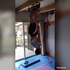 逆立ち!?不安定の画像