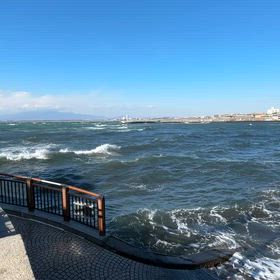 昨日の江ノ島は大シケの画像