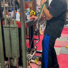 新品のストラップを使うポパイの画像