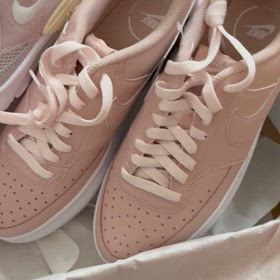 18cm 白 ピンク ナイキ リフト PS メッシュ くすみピンク好きにヒット！のNIKEスニーカーとポーター×パレス