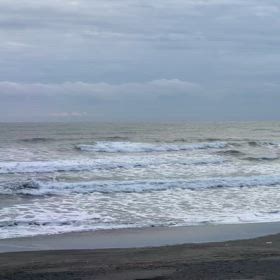 2月3日千葉北、東浪見の朝の波の画像