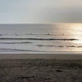 4月28日千葉北、東浪見の朝の波の画像