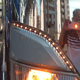 流れるウインカーの画像