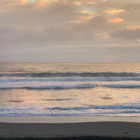 10月17日千葉北、東浪見の朝の波の画像