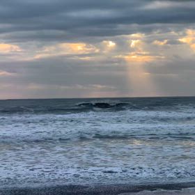 2月29日千葉北、東浪見の朝の波の画像