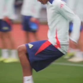 利き足の重要性は明確の画像