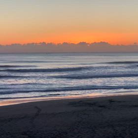 1月8日千葉北、東浪見の朝の波の画像