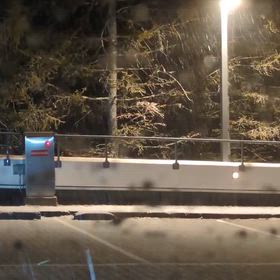 昼間は暖かったのに、再び雪の画像