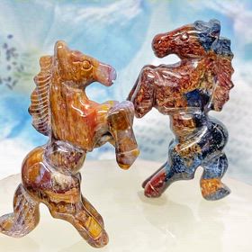 開運✨馬の置物の画像