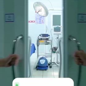 ヤンヒー病院無菌の手術室、経験豊富な形成外科医の画像