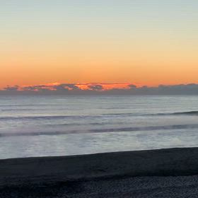 12月29日千葉北、東浪見の朝の波の画像