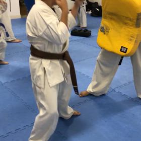 跳び後ろ蹴り！の画像