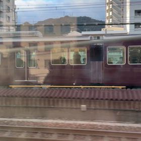 阪急電車と並走の画像