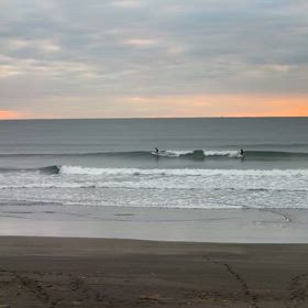 11月11日千葉北、東浪見の朝の波の画像