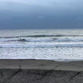 1月3日千葉北、東浪見の朝の波の画像