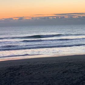 12月18日千葉北、東浪見の朝の波の画像
