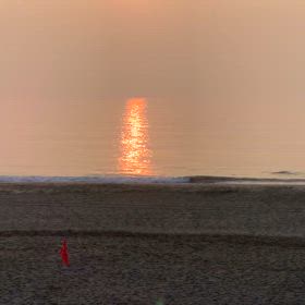 8月25日千葉北、東浪見の朝の波の画像