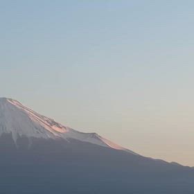 小雨が降っていますの画像