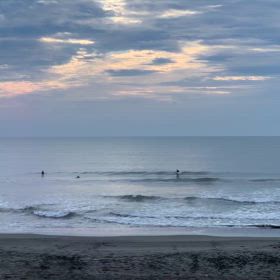 11月5日千葉北、東浪見の朝の波の画像