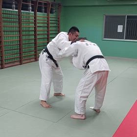 大人が真剣の画像