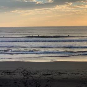 10月19日千葉北、東浪見の朝の波の画像