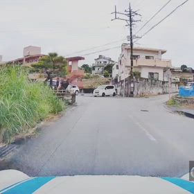 S字道路での衝突事故の画像