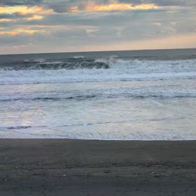 11月24日千葉北、東浪見の朝の波の画像