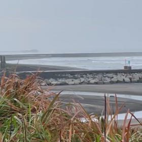 11月11日千葉北、東浪見の朝の波の画像