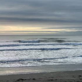5月3日千葉北、東浪見の朝の波の画像
