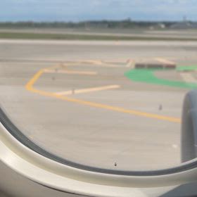 初めて見た飛行機の自動ブラインドの画像