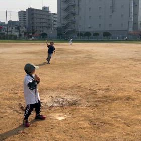 桜塚会場　幼児が野球を頑張っている動画の画像