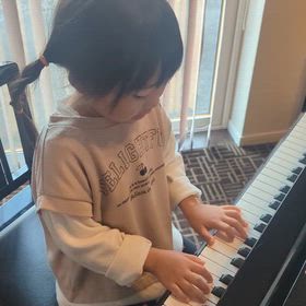 初めて両手に挑戦！！の画像