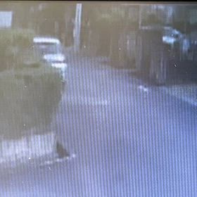 曲がり角付近の為、道幅ギリギリを通ってるの画像