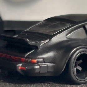 16 ホットウィール　NEON SPEEDERS PORSCHE 934 TURBO RSRの画像
