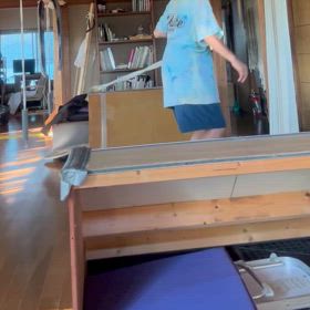 フロントサイドターンの先行動作の画像