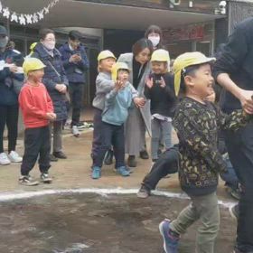 つぐちゃん、相撲大会で押し出し大勝利。なんだかとっても嬉しい第一回戦の画像