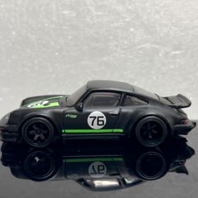 13 ホットウィール　NEON SPEEDERS PORSCHE 934 TURBO RSRの画像