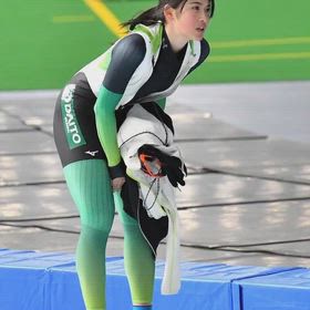 高橋侑花写真撮影に応じてくださるwスピードスケートの画像
