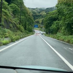 出発は雨の画像