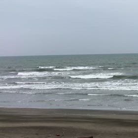 4月22日千葉北、東浪見の朝の波の画像